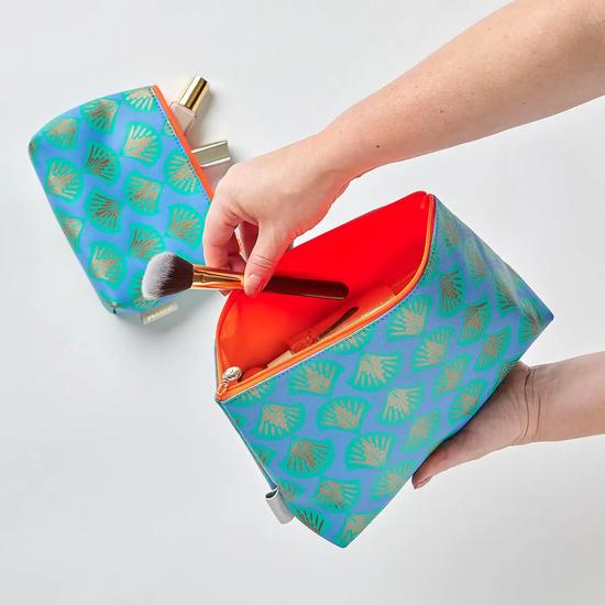 Victoria Green 'Mia' Large Makeup Bag In Shell Aqua