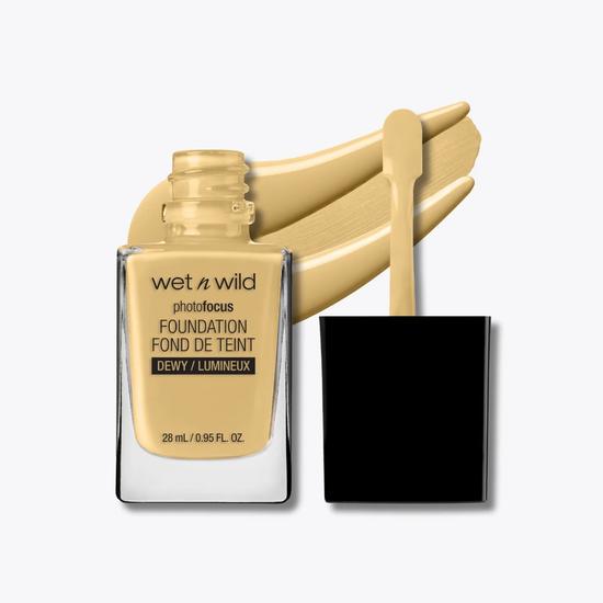 Wet N Wild Photo Focus Foundation Dewy Classic Beige