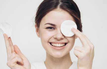 7 reasons to go makeup free