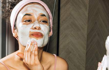 girl with facemask