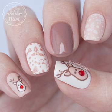 Reindeer nail art