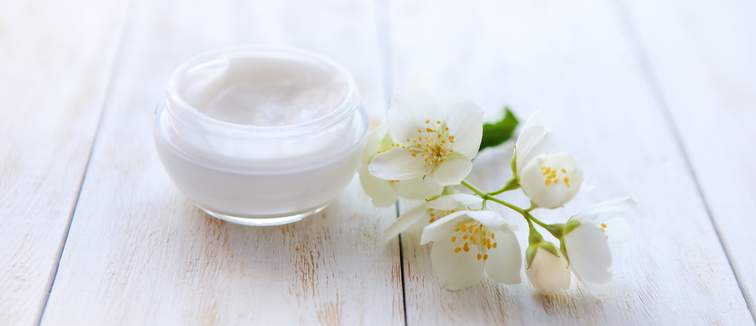 eye cream with flower