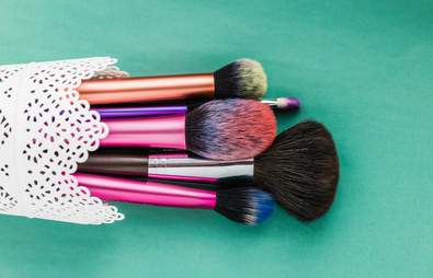 How to Clean Makeup Brushes