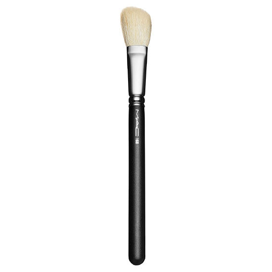 MAC 168 Large Angled Contour Brush
