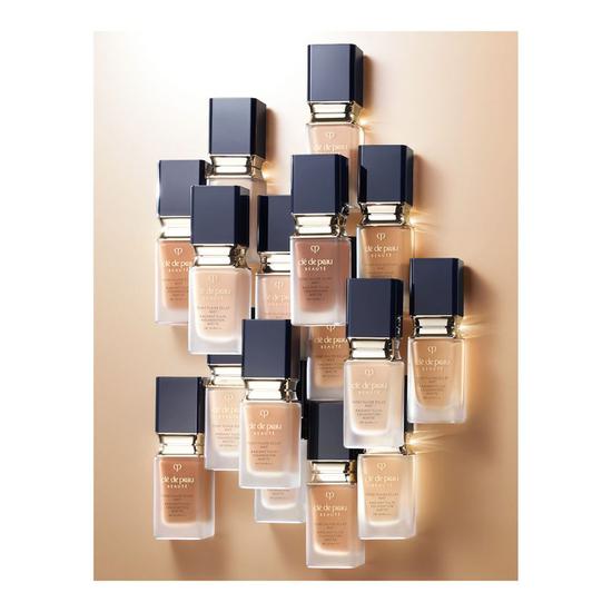Clé de Peau Beauté Radiant Fluid Foundation Matte B10
