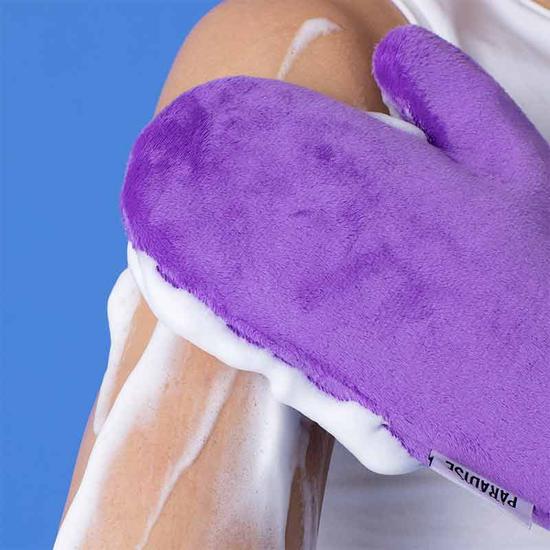 Isle of Paradise Hyaluronic Infused Self-Tan Mitt