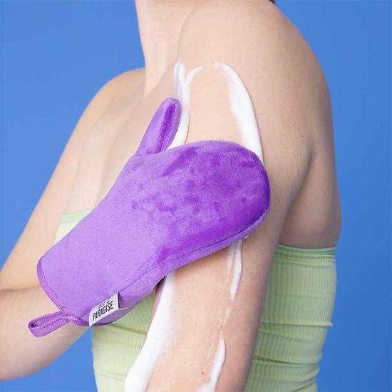 Isle of Paradise Hyaluronic Infused Self-Tan Mitt