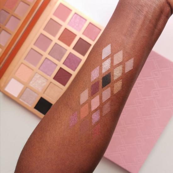 XX Revolution LuXX Eyeshadow Palette XXpectation