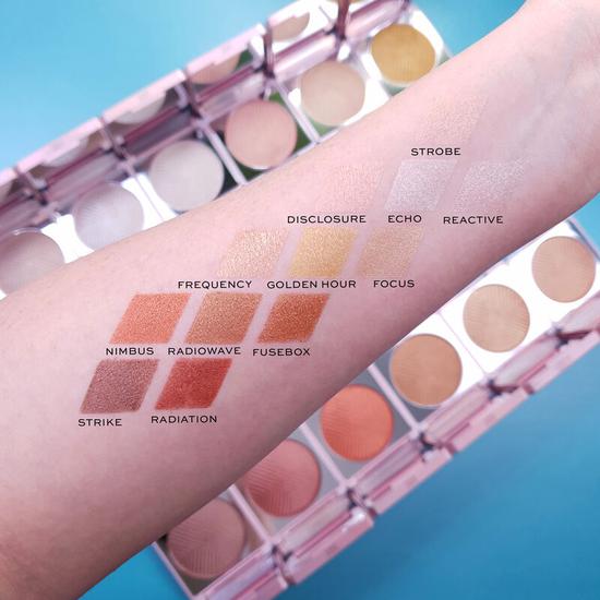 XX Revolution XXposure Highlighter Powder Focus